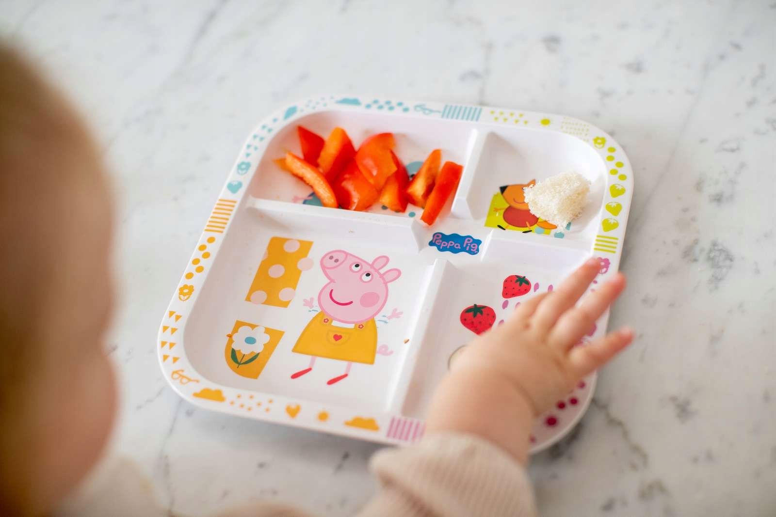 Kolorowe sekcje i motywy z bajki Świnka Peppa