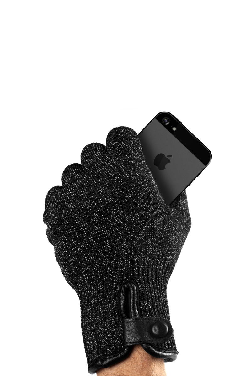 Double-Layered-Touchscreen-Gloves-009