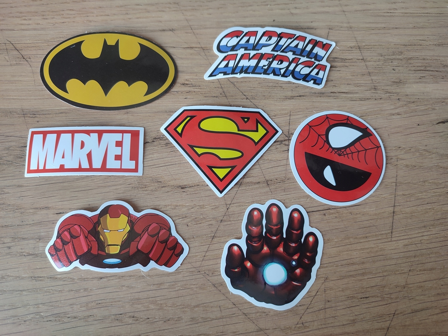 DUŻY ZESTAW NAKLEJKI AVENGERS SPIDERMAN BATMAN HULK 50 SZT EAN (GTIN) 5905326204857