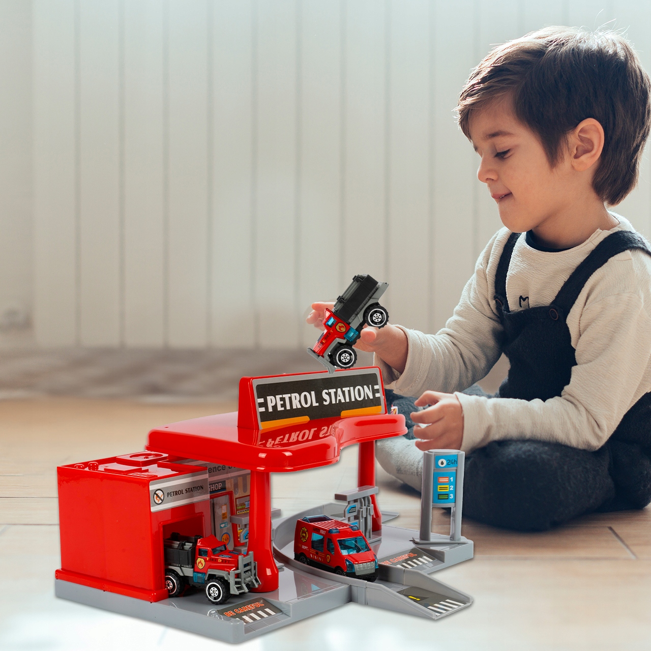 STACJA PALIW BENZYNOWA PARKING GARAŻ 4 AUTKA ZABAWKA DLA CHŁOPCA Marka MalPlay