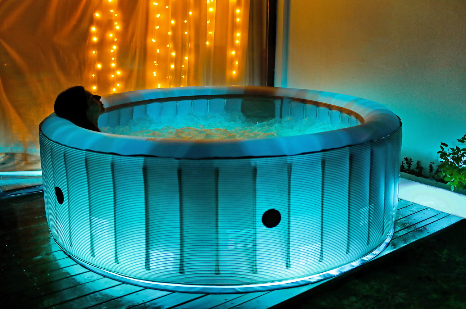 PODŚWIETLANE DMUCHANE JACUZZI MSPA 6-osobowe SPA Seria COMFORT