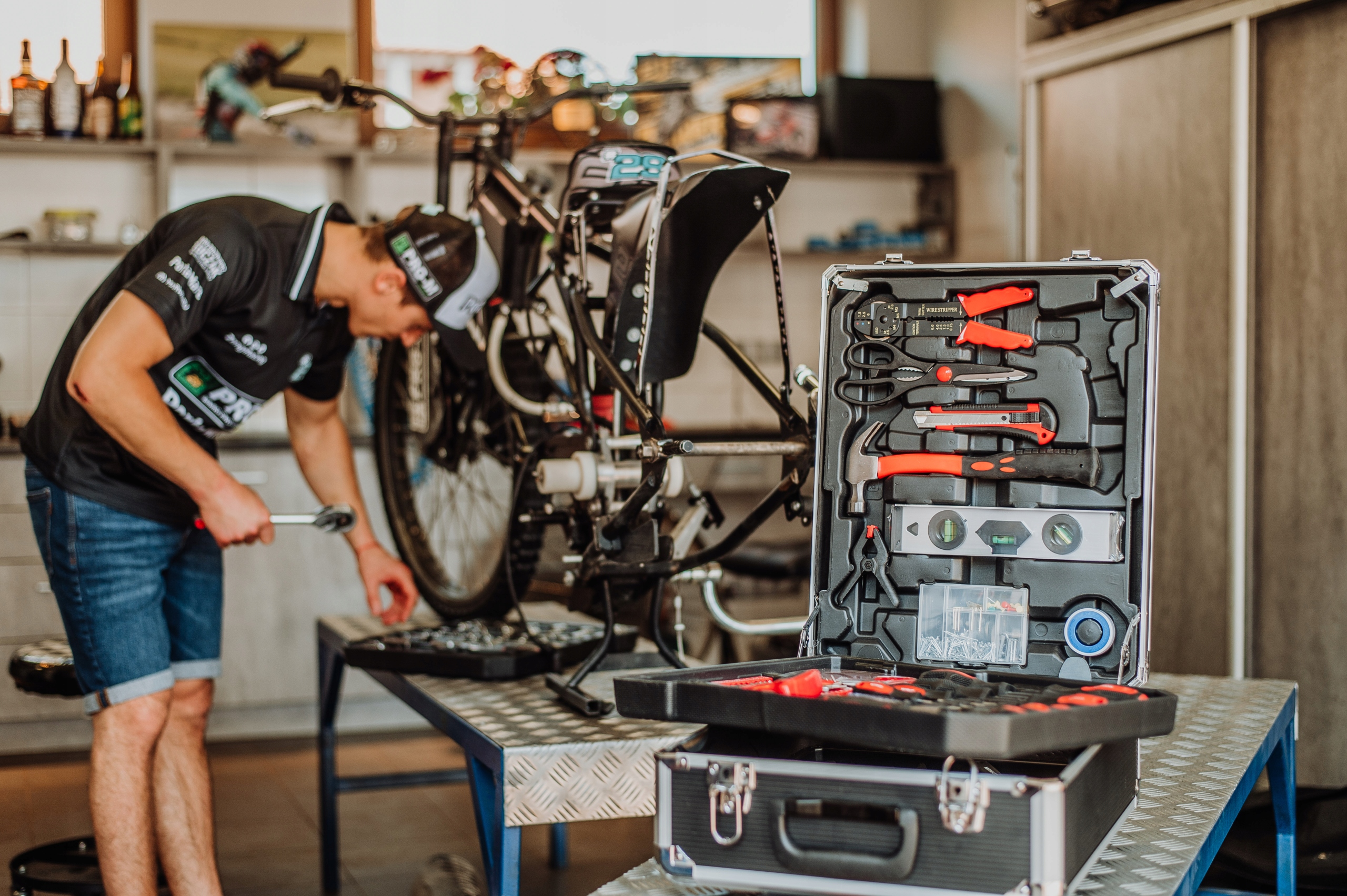 ZESTAW NARZĘDZI KLUCZY 1452 EL WALIZKA NARZĘDZIOWA Stan opakowania oryginalne