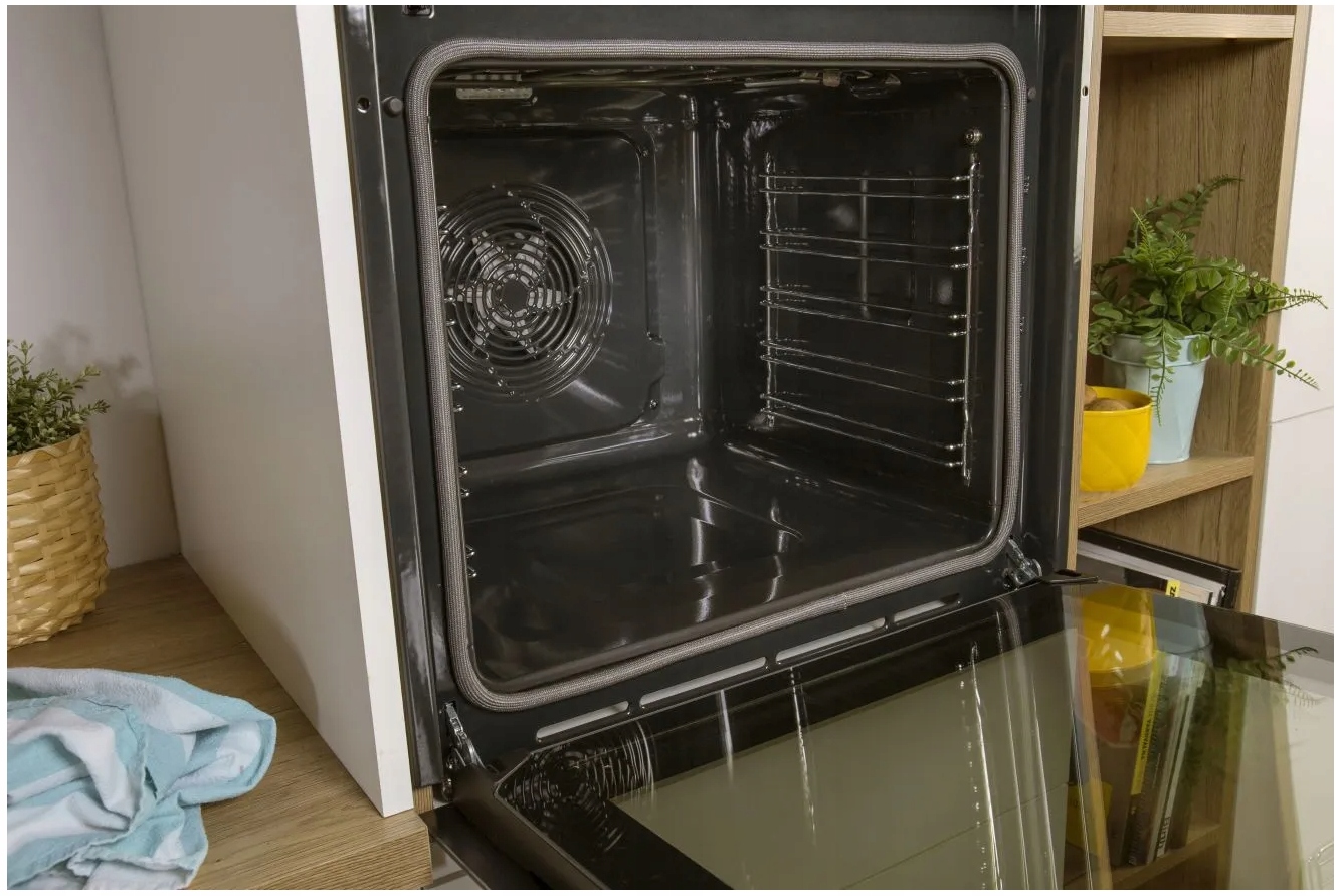 Duża pojemność 77 l – Przestronność dla wszystkich potraw