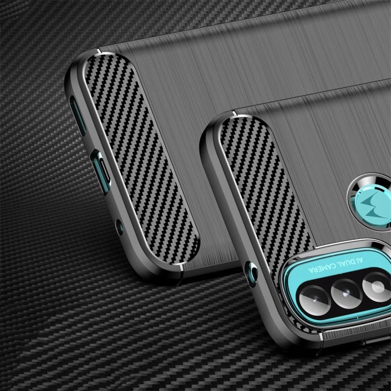 Etui Carbon Case do Motorola Moto E20 / E30 / E40 Dedykowany model Moto E20 / E40 Braders