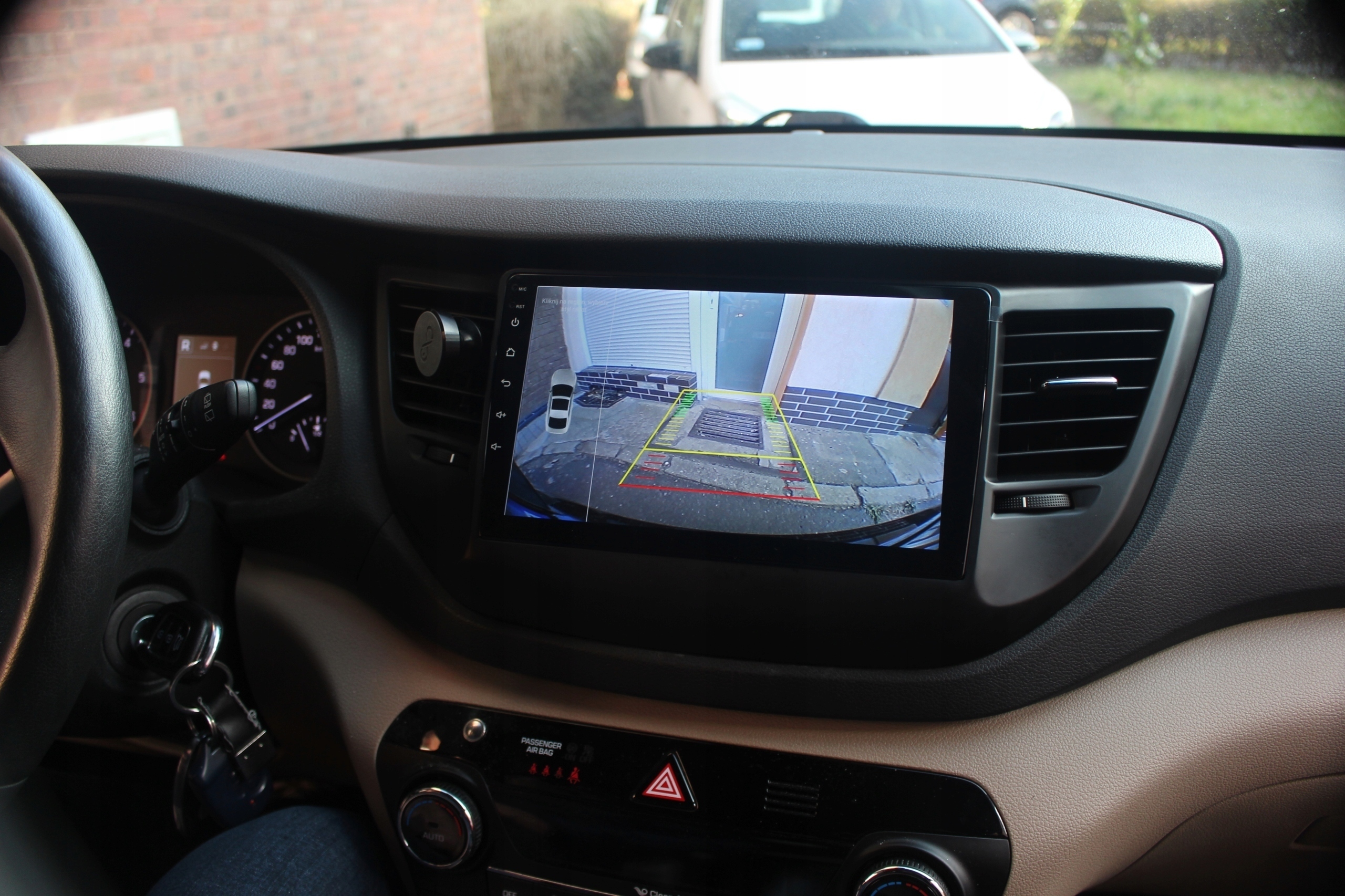 Zestaw głośnomówiący i obsługa kamer cofania – komfort i bezpieczeństwo