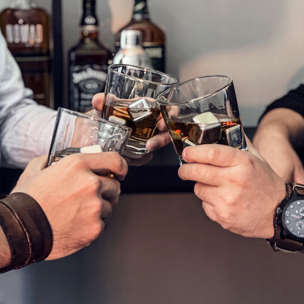 Metalowe kostki do drinków 8 sztuk + szczypce Kod producenta Metalowe kostki do drinków 8 sztuk