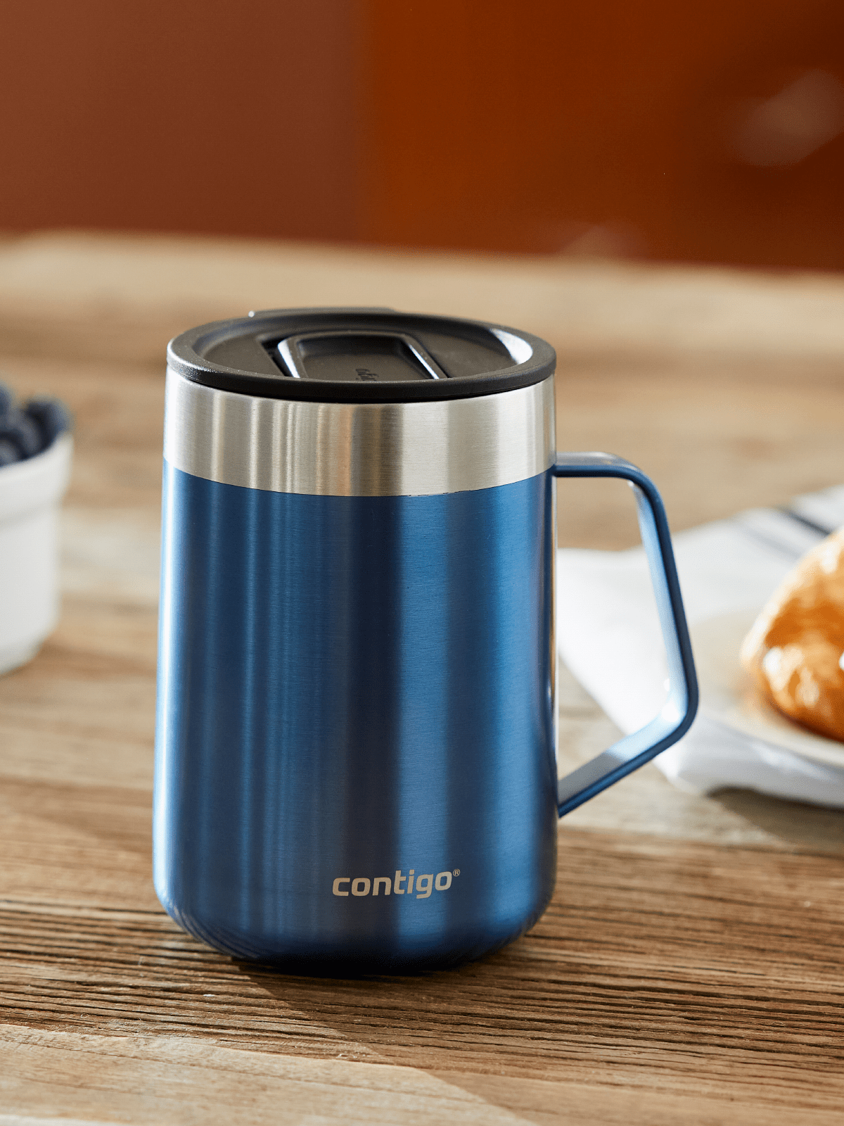 SAP-contigo-desk-mug-blue-corn-14oz-living-room-lifestyle-2-min.png?v=1659514346385