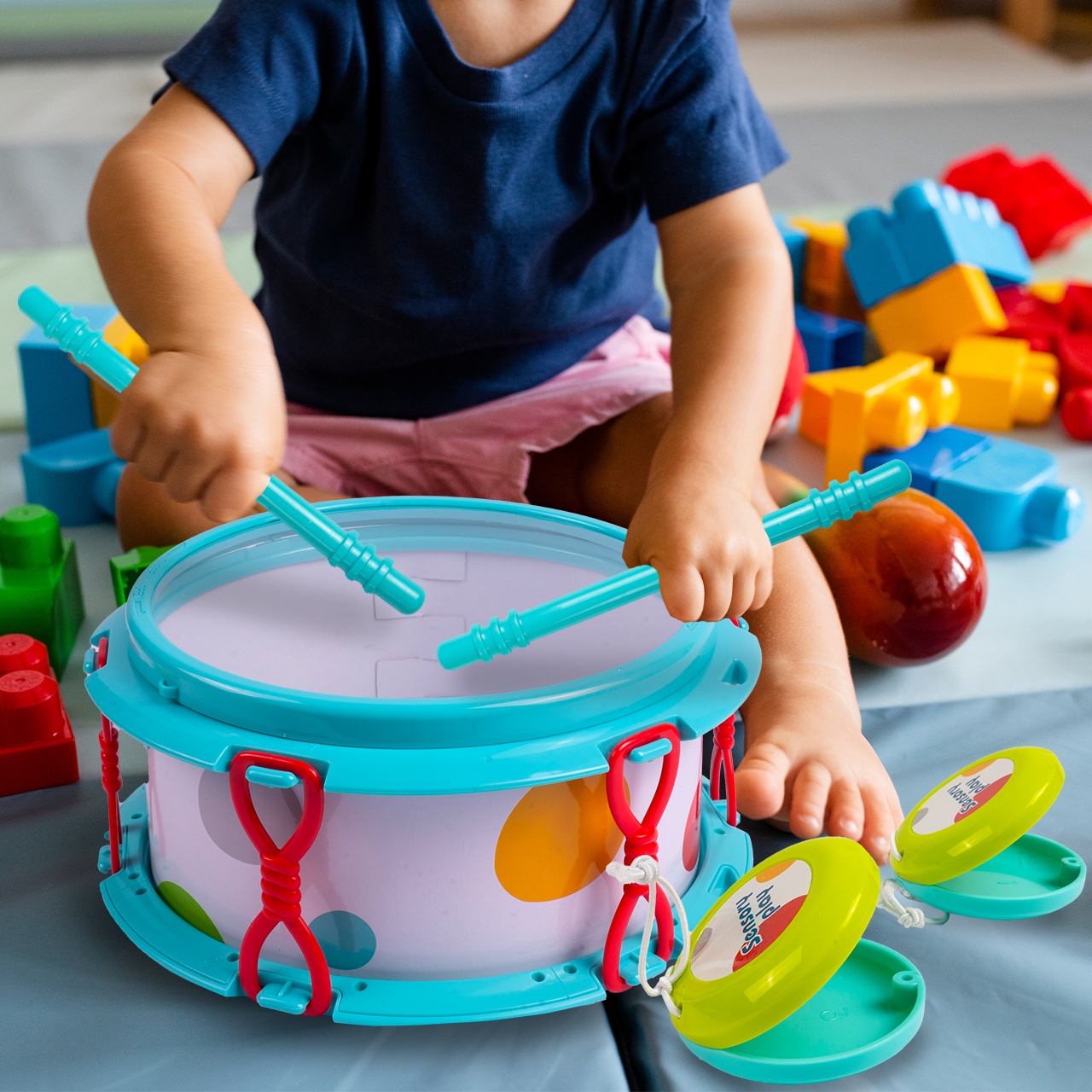 ZESTAW MUZYCZNY INSTRUMENTY BĘBENEK TAMBURYN Marka MalPlay