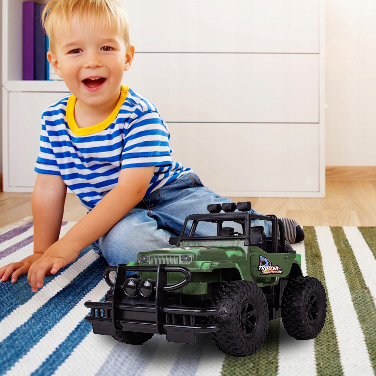 AUTO TERENOWE JEEP ZDALNIE STEROWANE 1:15 SAMOCHÓD Marka MalPlay