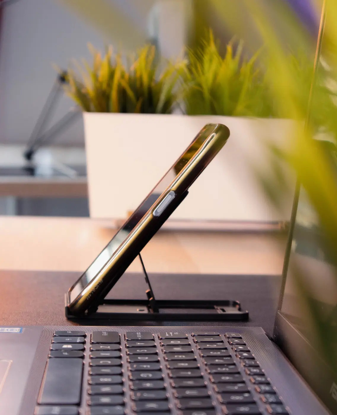 mobile_14017_Regulowany_stojak_na_telefon_tablet_Alogy_skladana_podstawka_na_biurko.webp