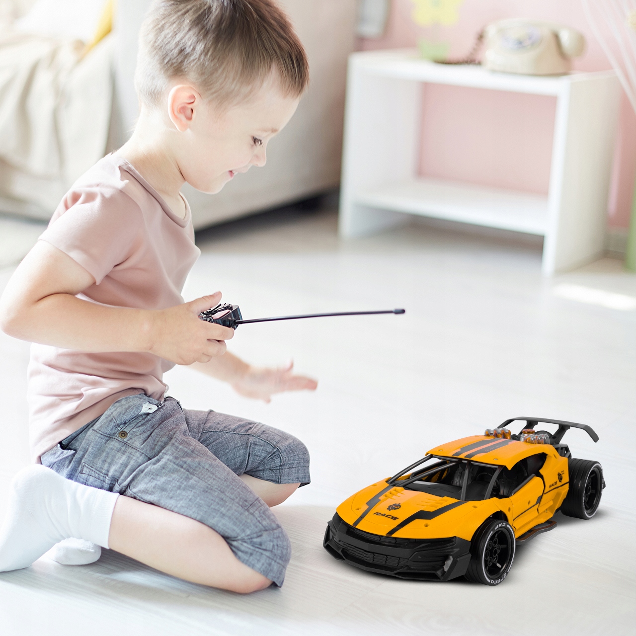 AUTO STEROWANE SAMOCHÓD NA PILOTA PARA WODNA DYM Głębokość produktu 32 cm