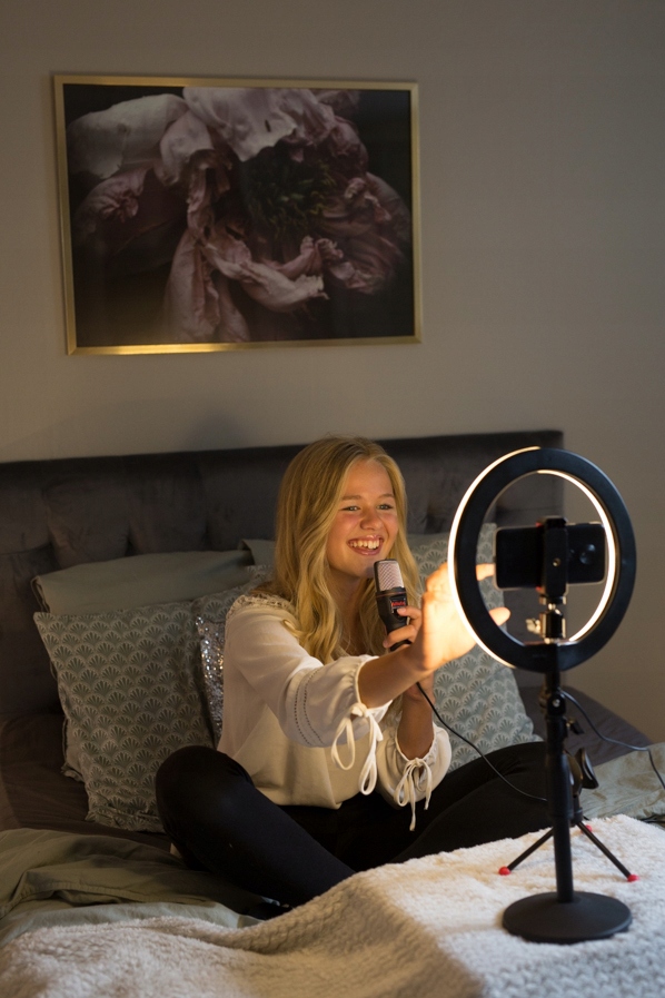 zestaw-vlog-statyw-mikrofon-lampa-led-do-telefonu-cre8tor-video-kit_o6698_16.jpg