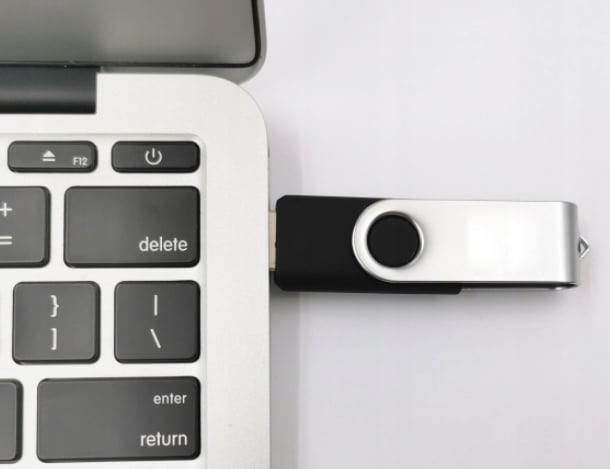 Pendrive GOODRAM 16GB USB 3.0 FLASH laptop mac W10 Kolor czarny