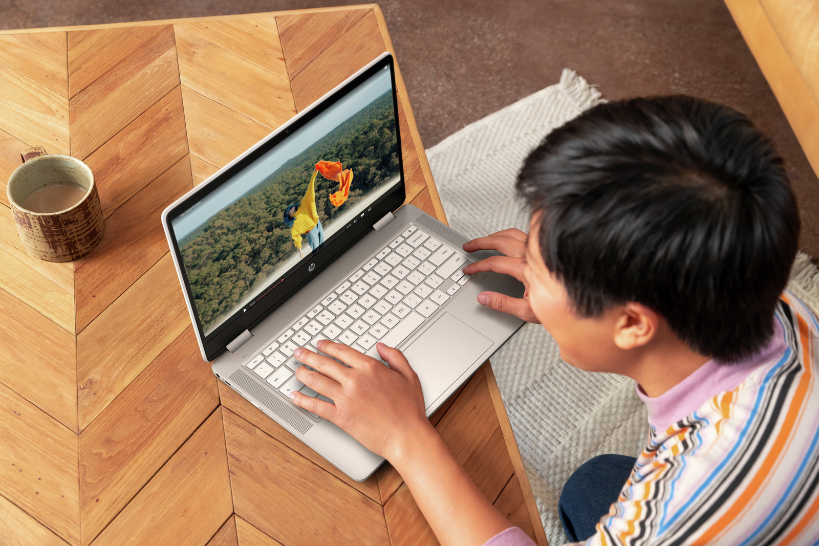 Laptop_Chromebook_14a-na0210nr_bialy_1.jpg