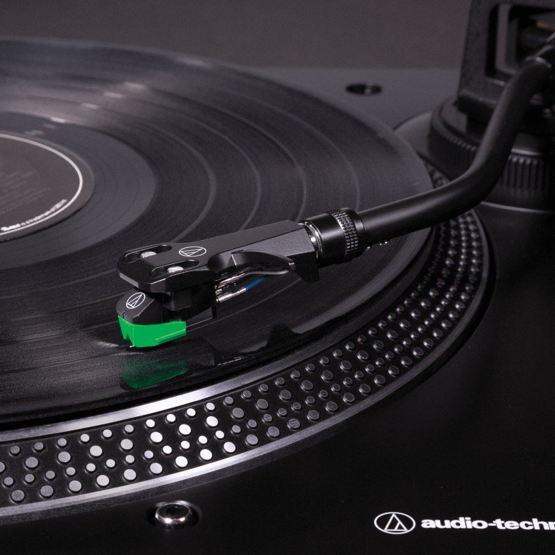 фото Проигрыватель виниловых дисков Audio-Technica AT-LP120XBT-USB