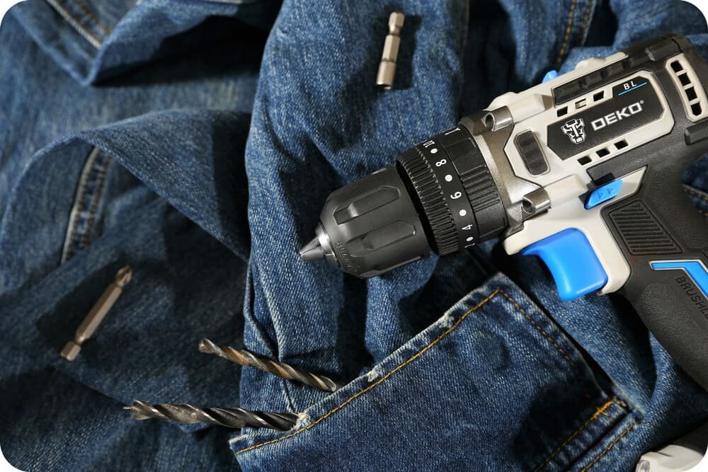 фото Шурупокрут Deko DKBL20ID01-B10