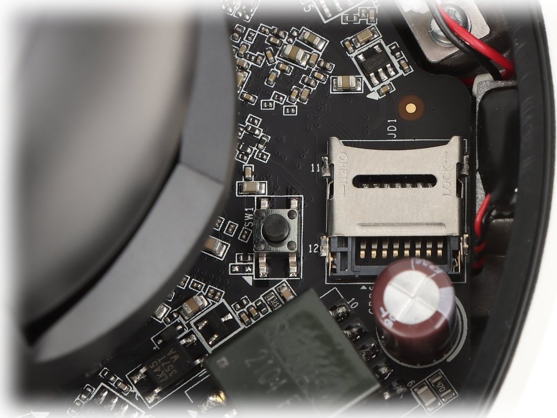 фото IP-камера відеоспостереження Hikvision DS-2DE2A404IW-DE3/W (C0) (S6) (C) (2.8-12 мм)