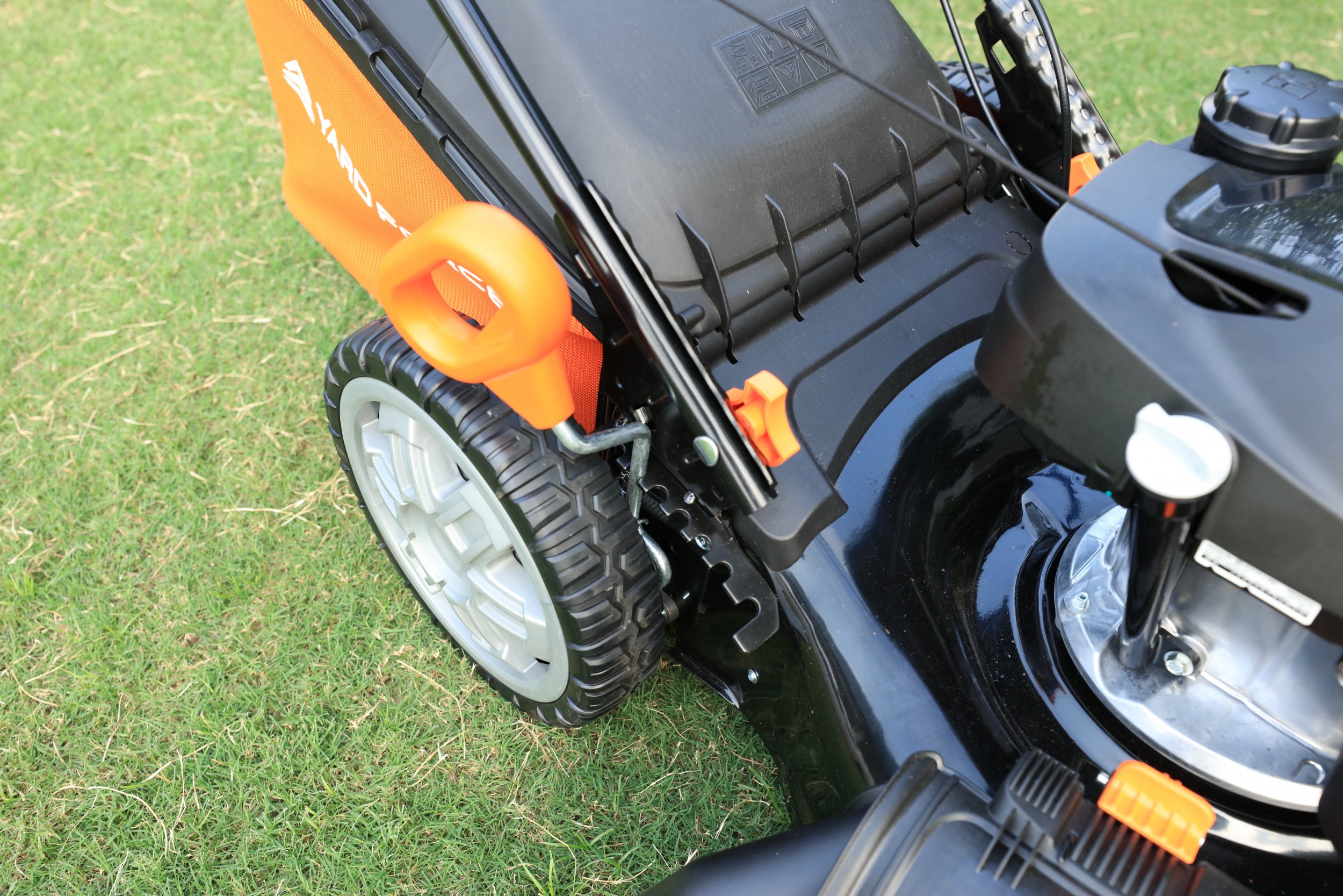 фото Газонокосарка бензинова Yard Force YF-GMH51