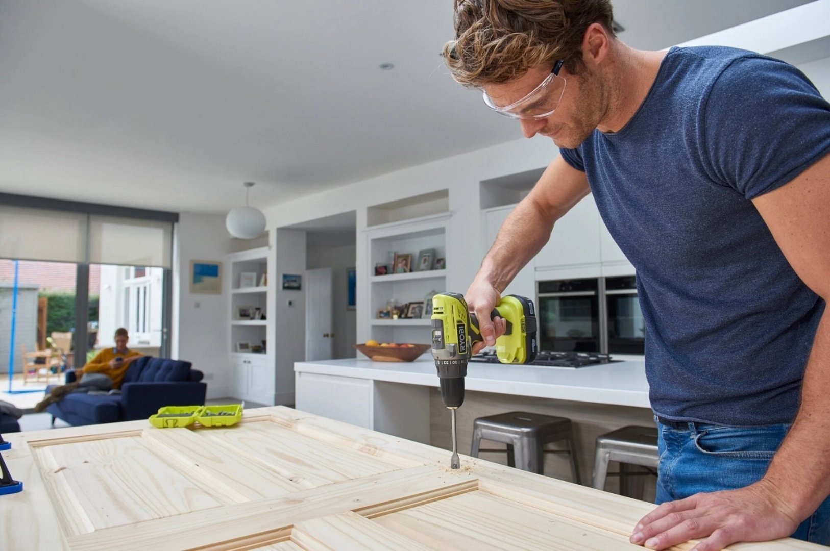 фото Шурупокрут Ryobi R18DD3-2415BSA31