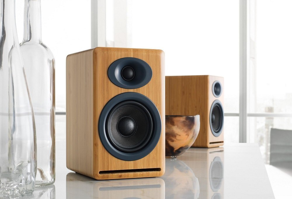 фото Акустичні колонки AudioEngine P4 Natural Bamboo