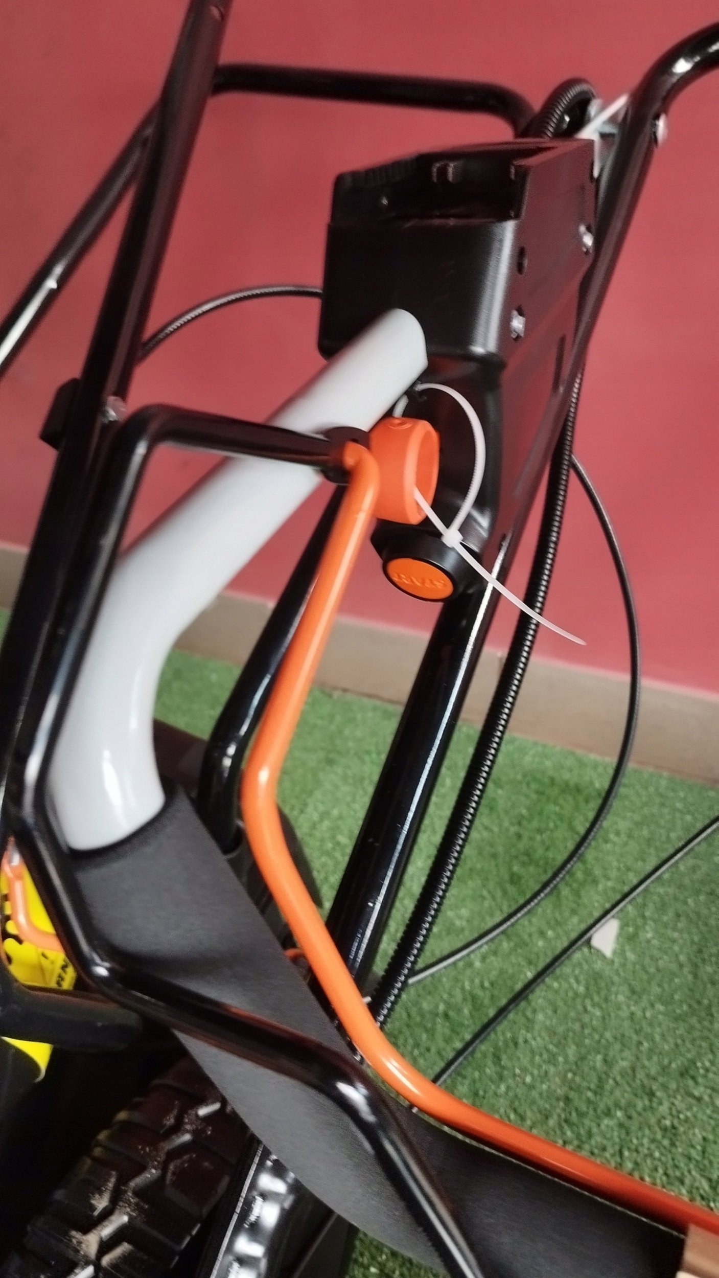 фото Газонокосарка бензинова Yard Force GMA53E