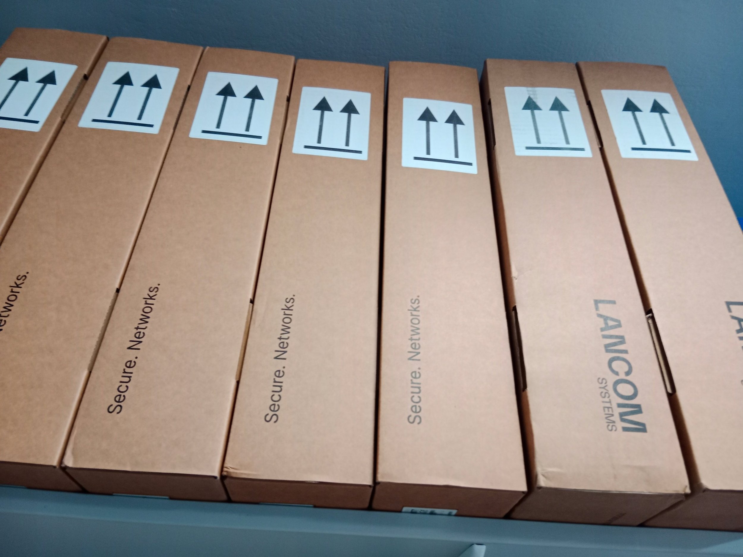 фото Комутатор керований 3 рівня Lancom GS-3652X