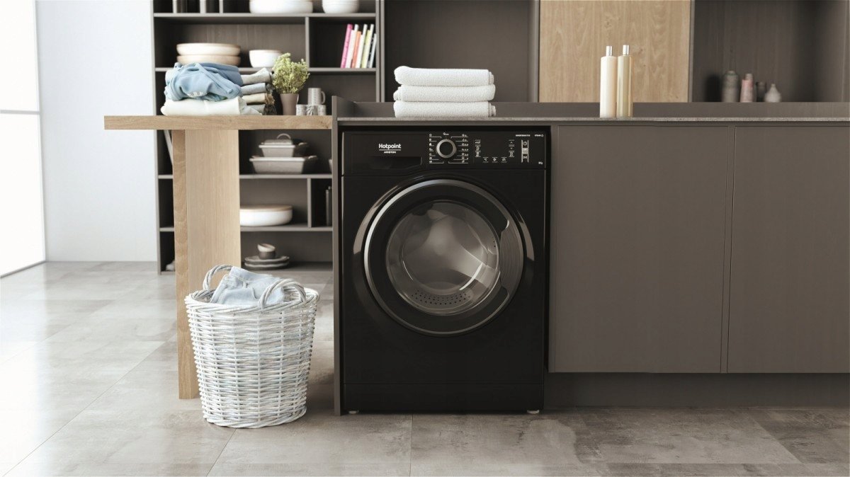 фото Пральна машина автоматична Hotpoint-Ariston NLCD946BSAEU