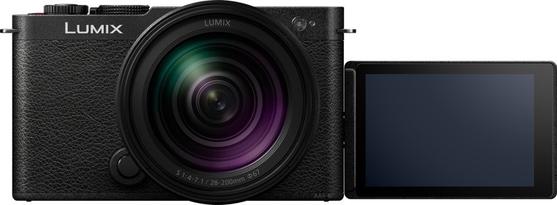 фото Бездзеркальний фотоапарат Panasonic Lumix S9 + 28-200mm f/4.0-7.1 (DC-S9HE-K)