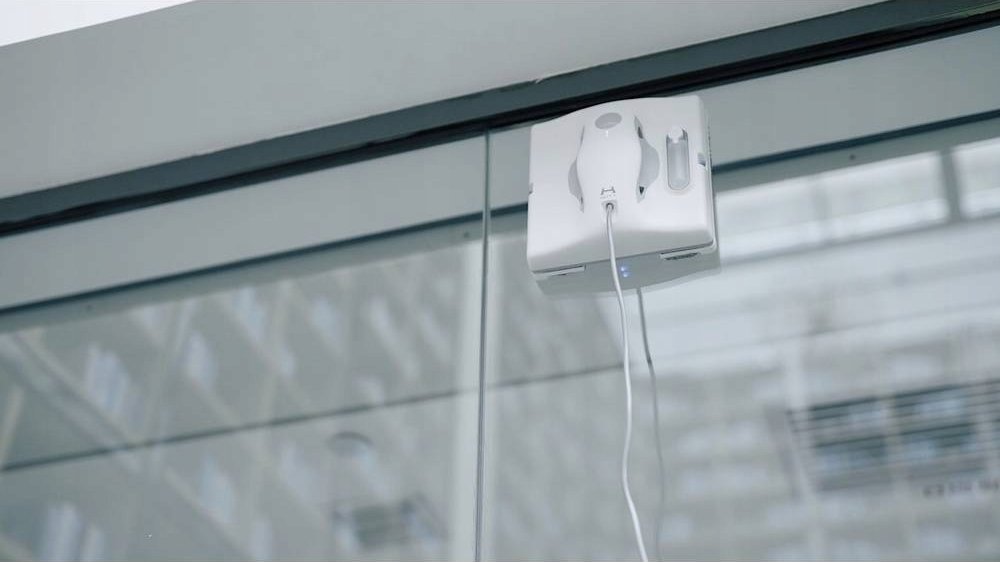 фото Робот для миття вікон HUTT W8