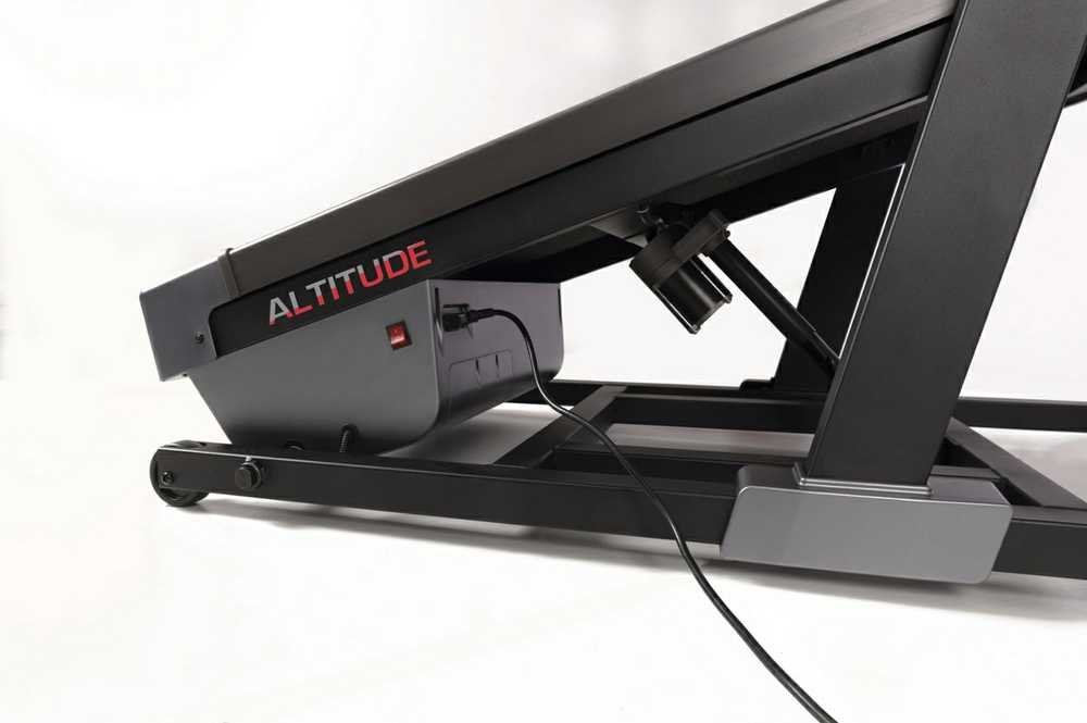 фото Бігова доріжка електрична Toorx Altitude