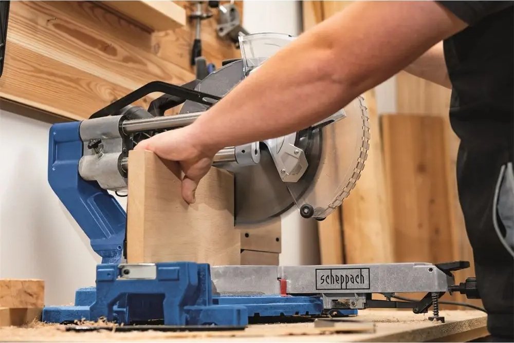 фото Дискова пилка Scheppach HM305SL