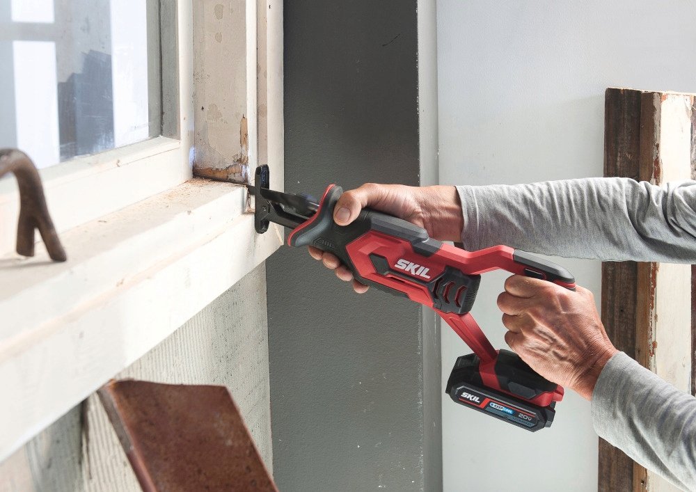 фото Шабельна пила Skil SW1E3470CA