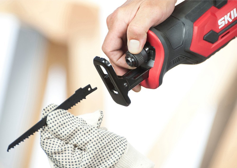 фото Шабельна пила Skil SW1E3470CA