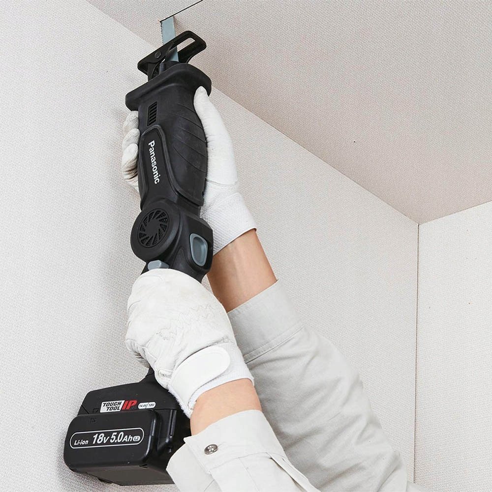 фото Шабельна пила Panasonic EY47A1X32