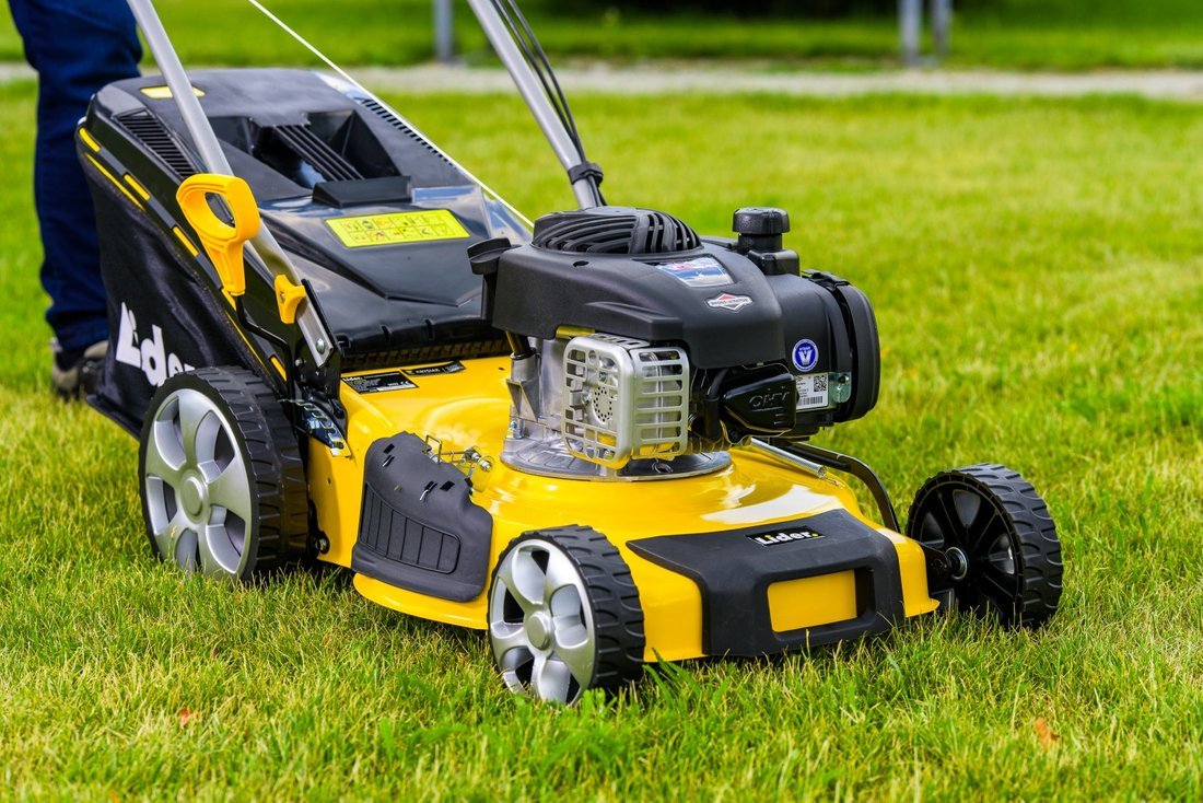 фото Газонокосарка бензинова Lider SH18BS450N