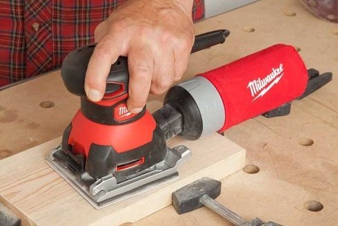 фото Вібраційна шліфмашина Milwaukee SPS 140 (4933447015)