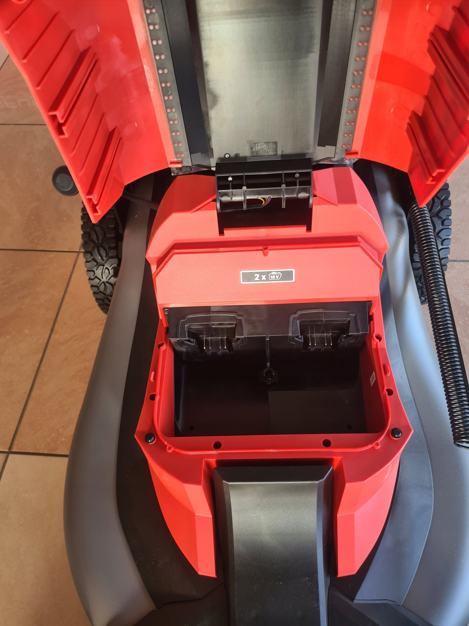 фото Газонокосарка акумуляторна Milwaukee M18 F2LM46-0 (4933492010)