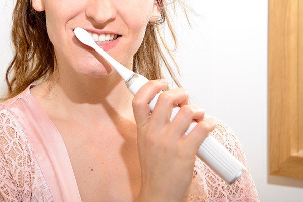 фото Електрична зубна щітка Solac CD7901 Silver