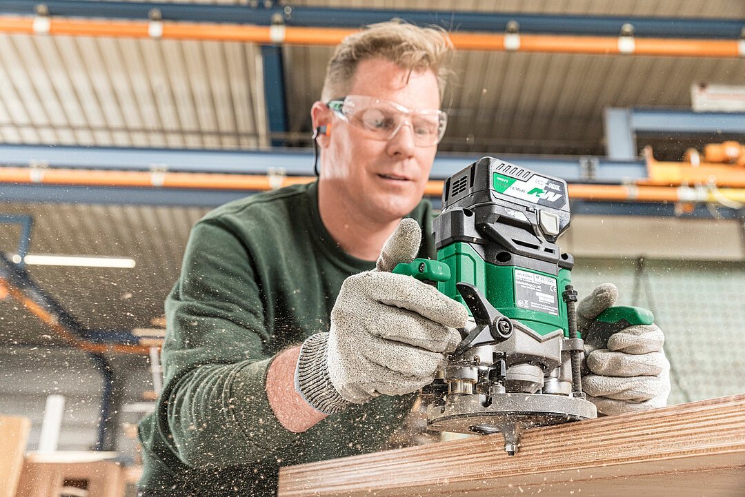 фото Фрезер Hikoki M3612DA WPZ