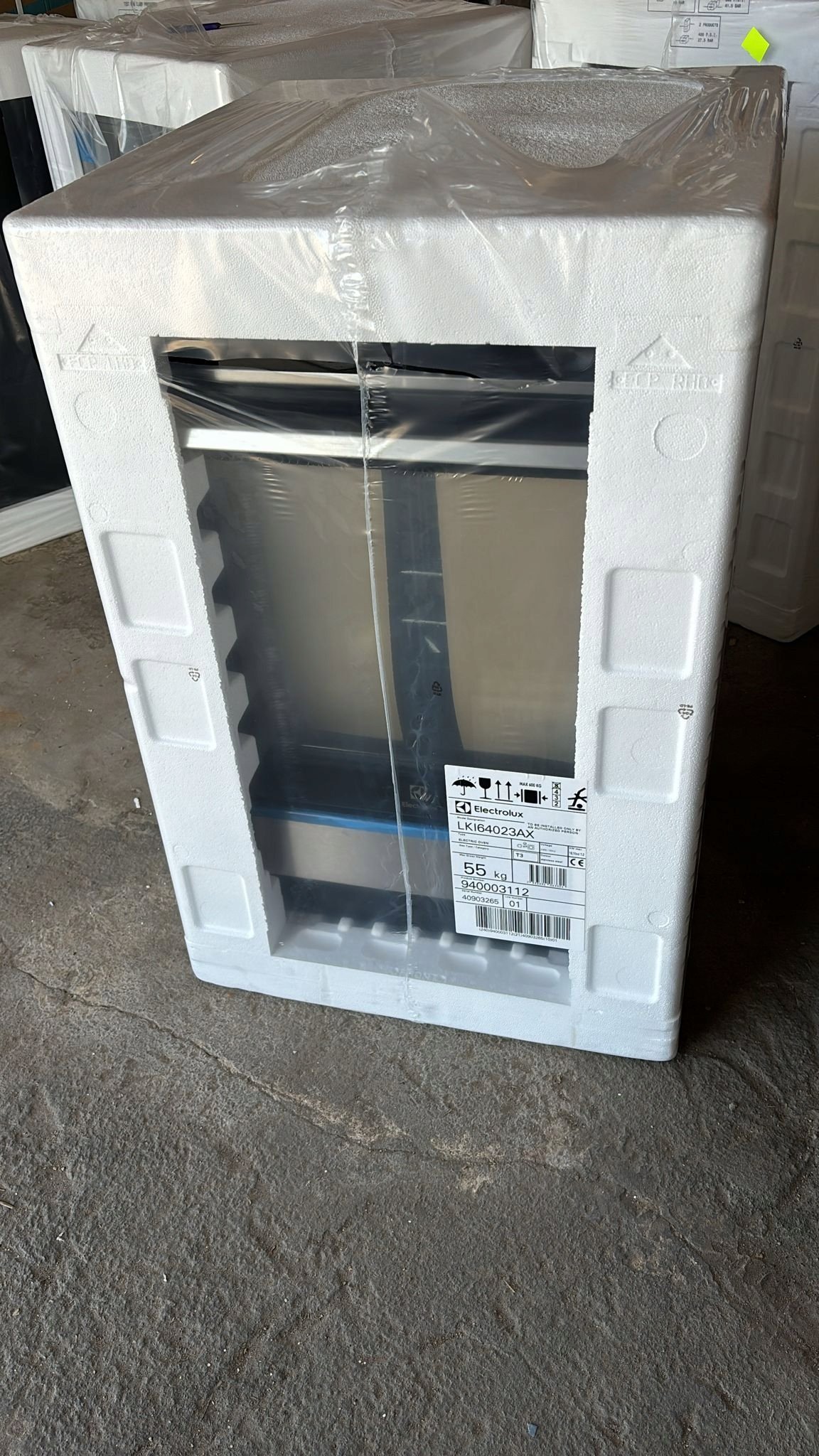 фото Електрична плита Electrolux LKI64023AX