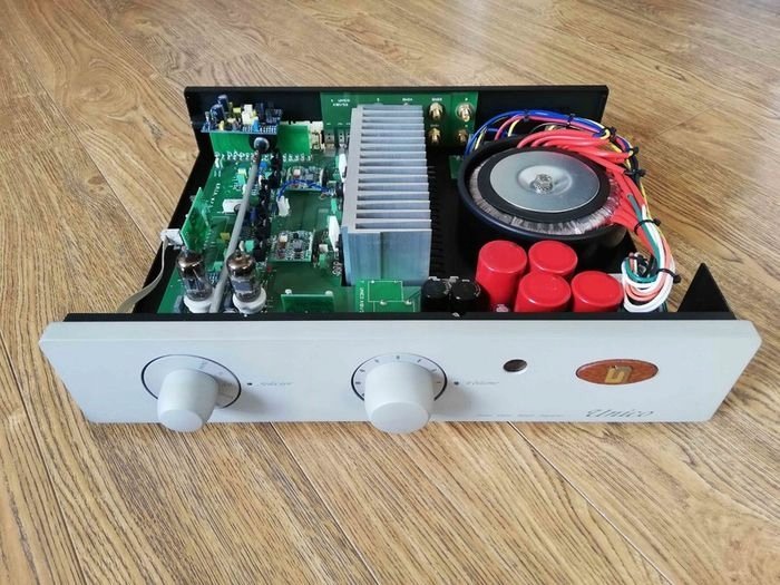 фото Інтегральний підсилювач Unison Research Unico Nuovo Black