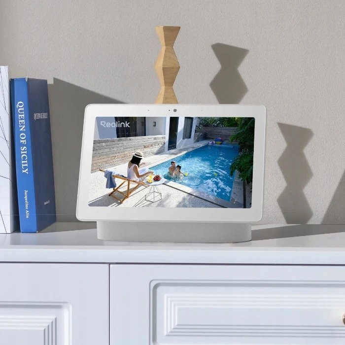 фото IP-камера відеоспостереження Reolink B730