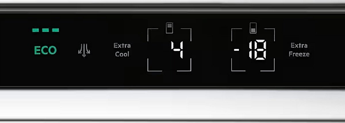 фото Холодильник з морозильною камерою Electrolux ENC8MD19S