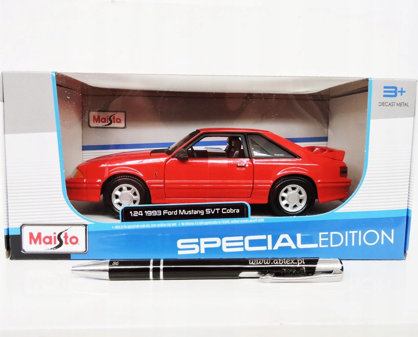 Maisto Model Ford Mustang SVT Cobra 1993 czerwony 1/24