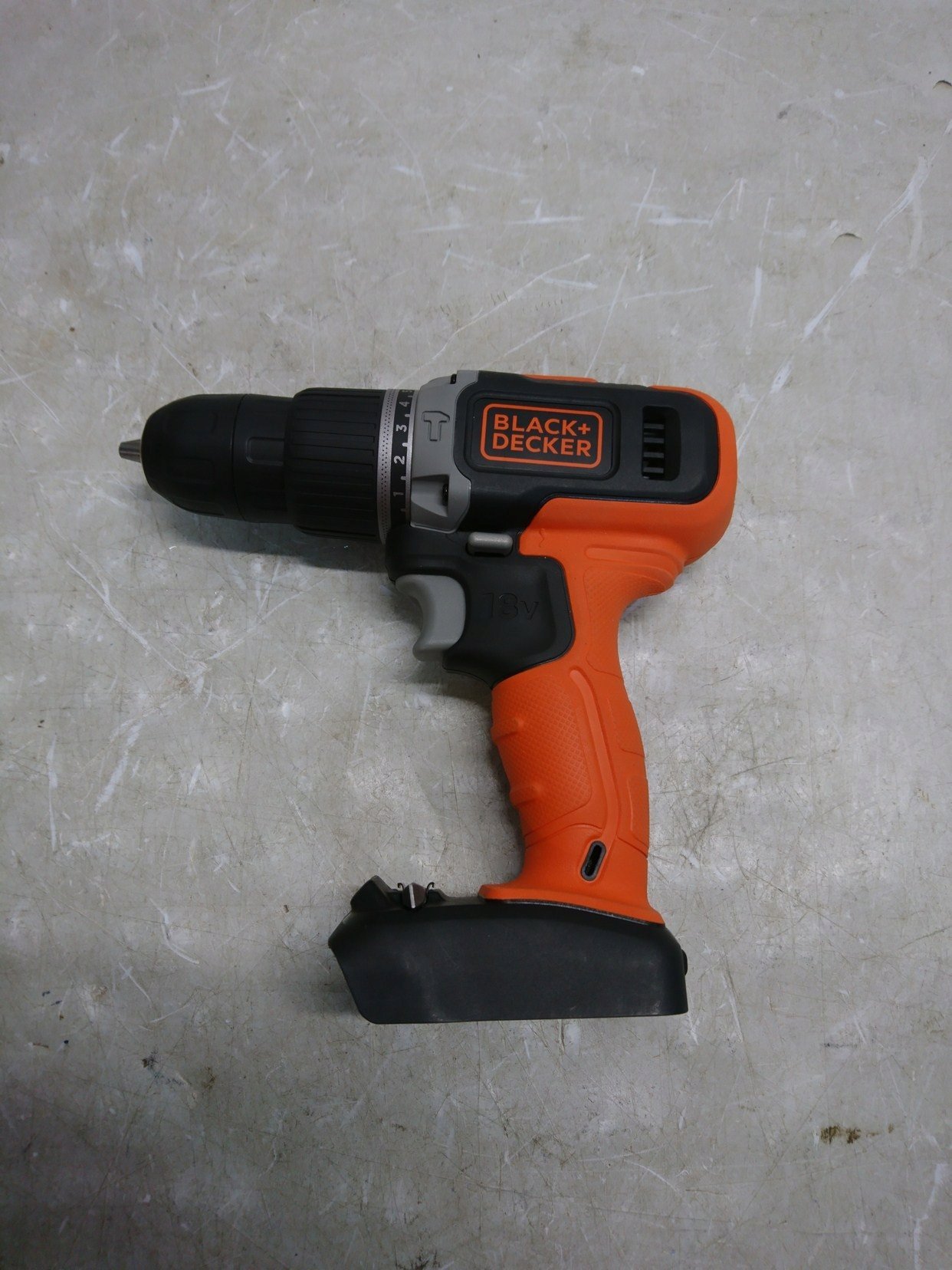 фото Шурупокрут Black+Decker BCD003C1