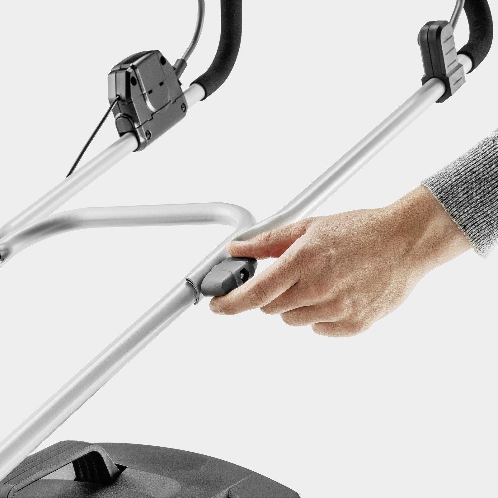 фото Газонокосарка акумуляторна Karcher LMO 2-18 без АКБ та ЗП (1.445-400.0)