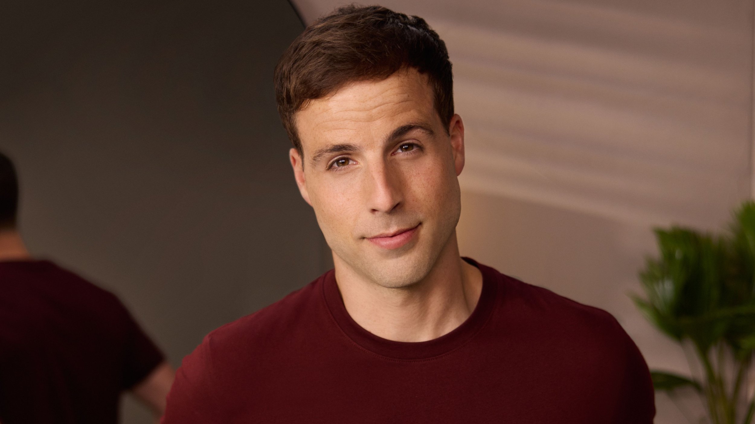 фото Електробритва чоловіча Philips Series i9000 Prestige SkinIQ XP9201/33