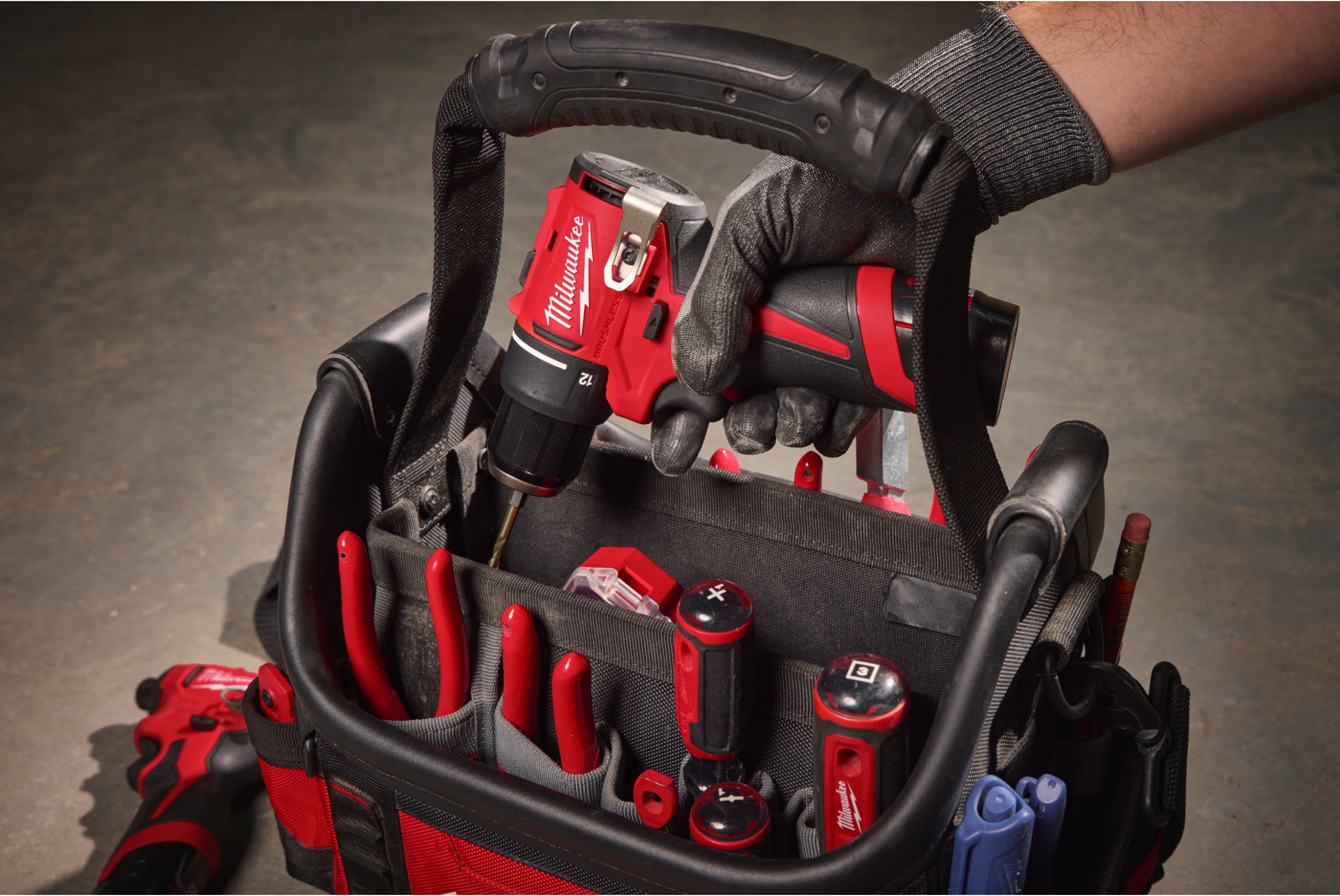 фото Шурупокрут Milwaukee M12 BLDDRC-202C (4933499686)