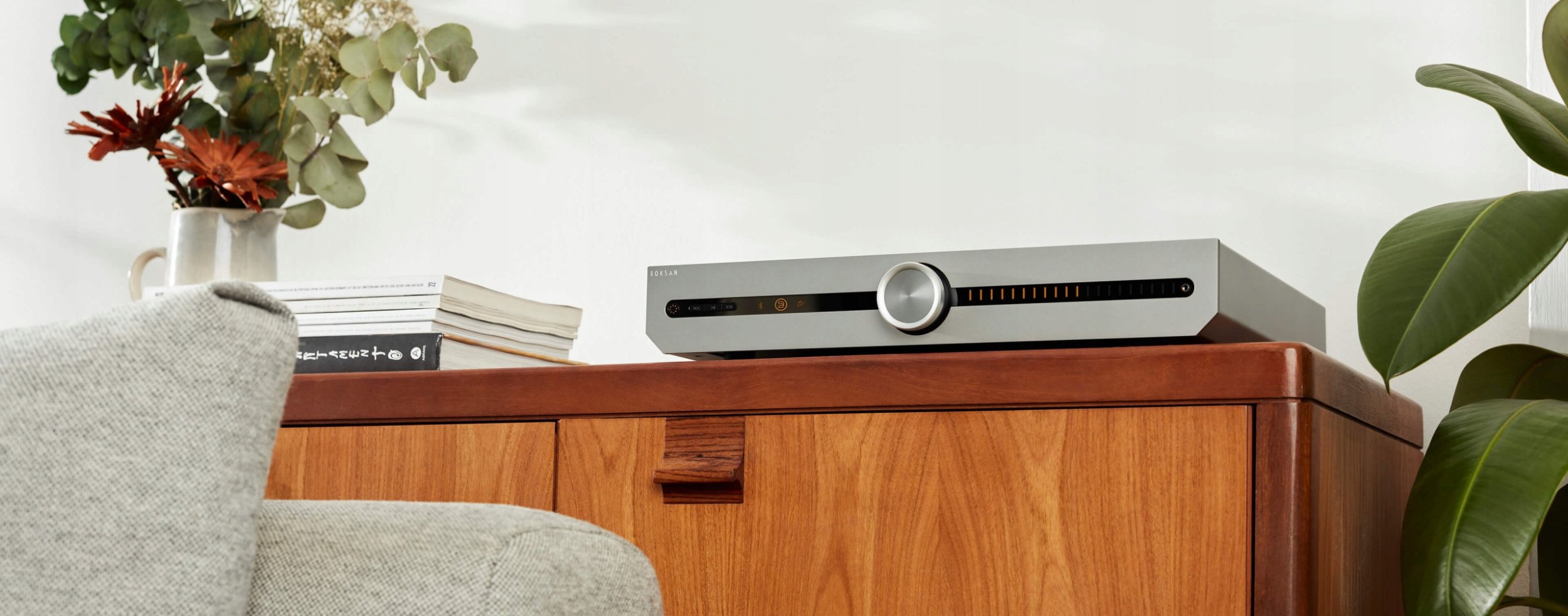 фото Інтегральний підсилювач Roksan Attessa Integrated Amplifier Silver