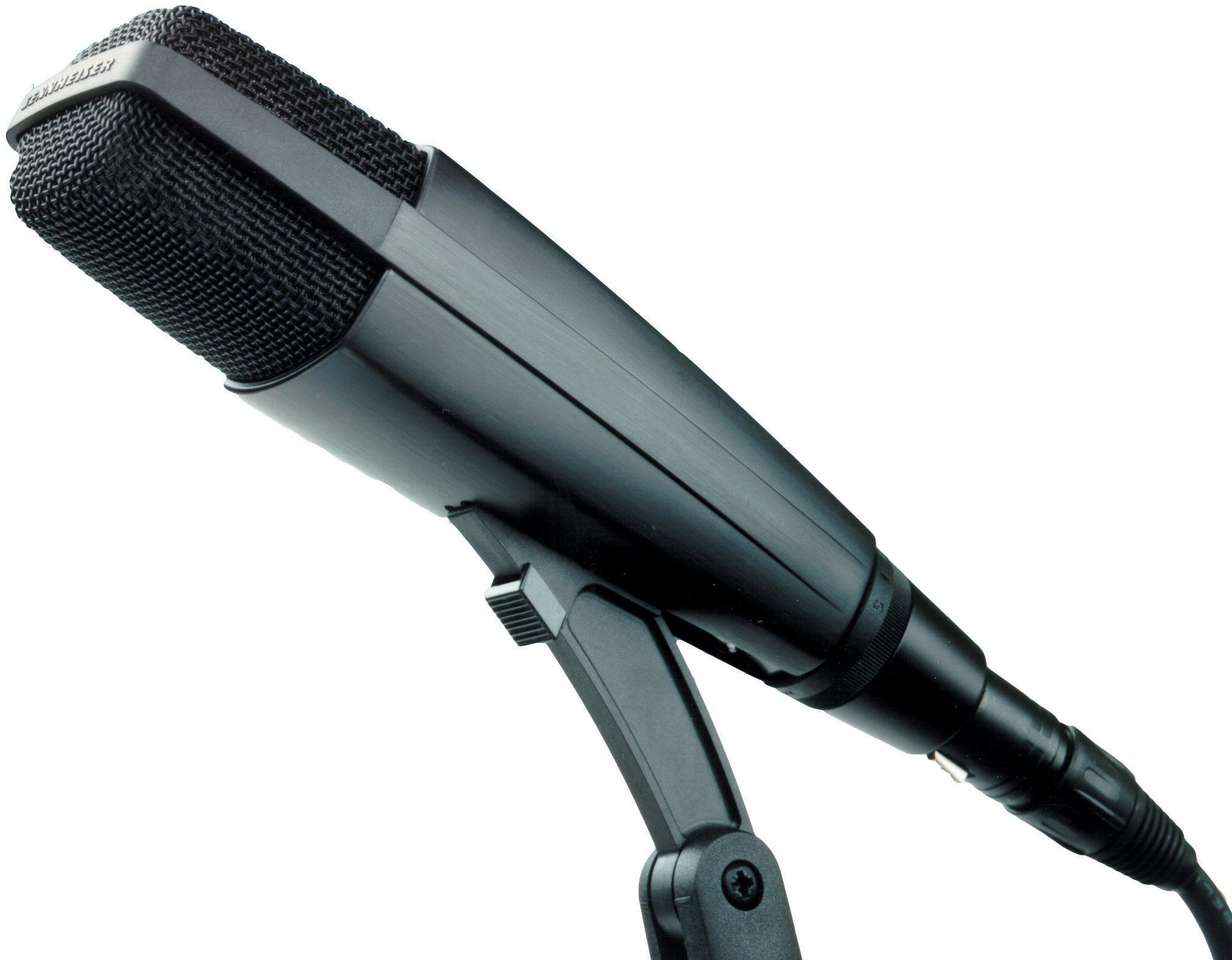 фото Студийный микрофон Sennheiser MD 421 II — универсальный динамический микрофон для студии и сцены